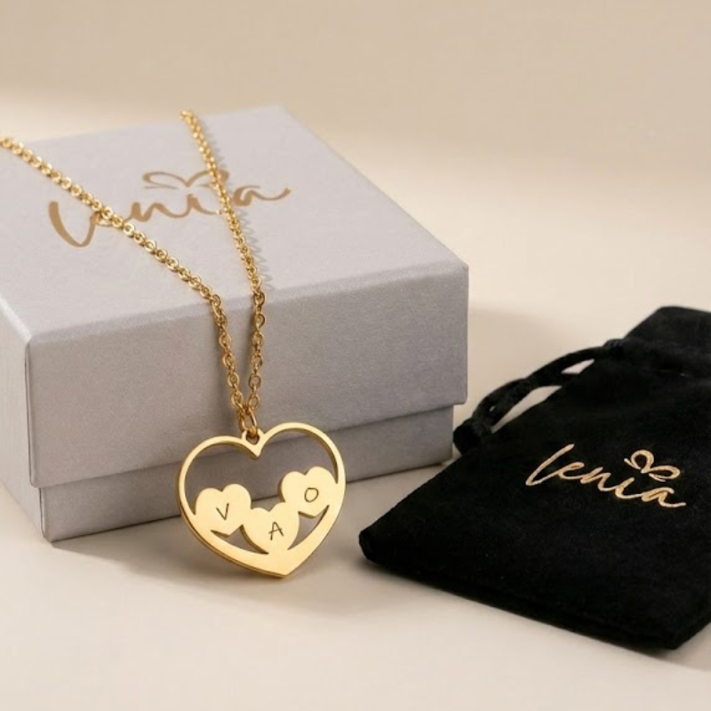 Caja Rosa Real Preservada + Collar Corazón de iniciales